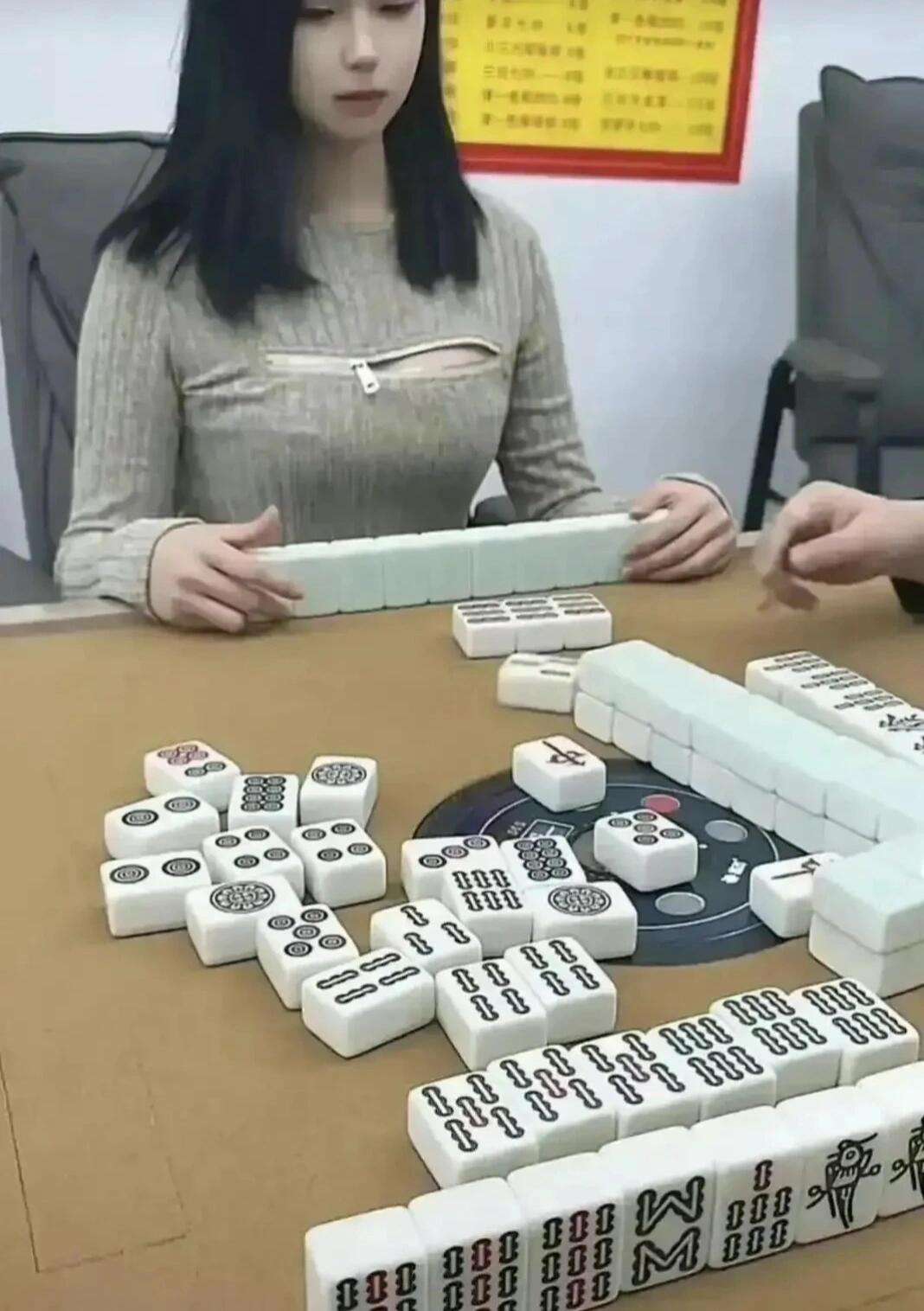 和她打，怎么从来没赢过？