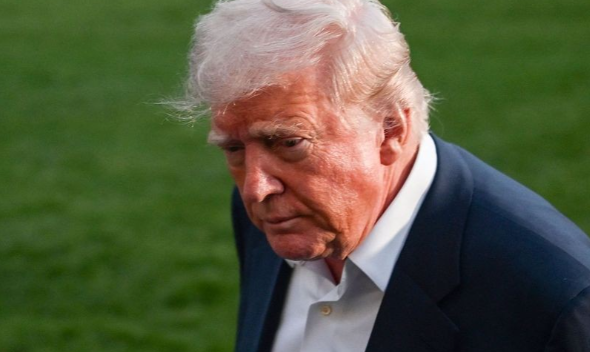 明明是美国主动挑事，结果最后急成跳脚的也是它。中美贸易战打到现在，打成了美国单方