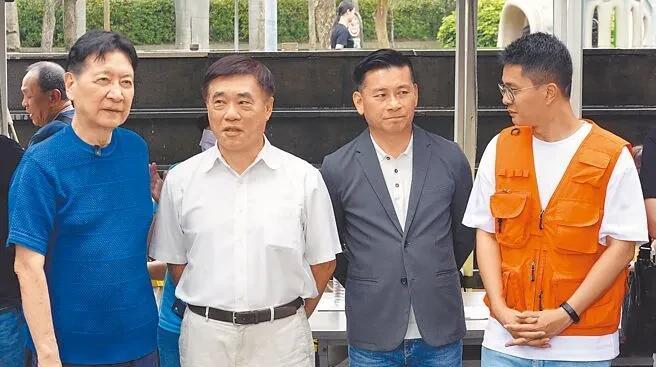 领表延2周郝龙斌出马机会增
国民党主席朱立伦宣布交棒，但党内看好的台中市长卢秀燕
