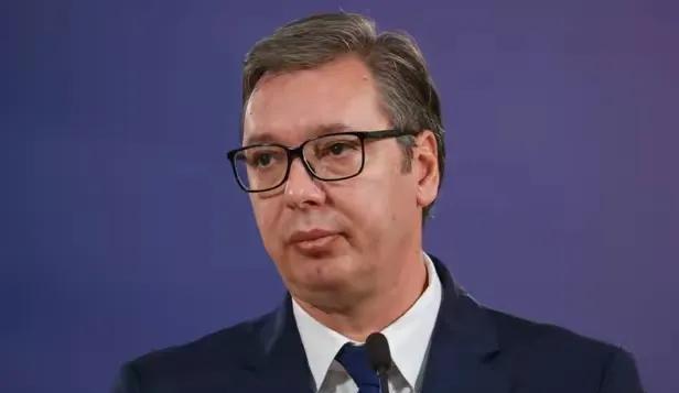 武契奇是真正的硬汉！尽管访问美国期间生病了，回国后紧急住院，大家可以认为他以此为