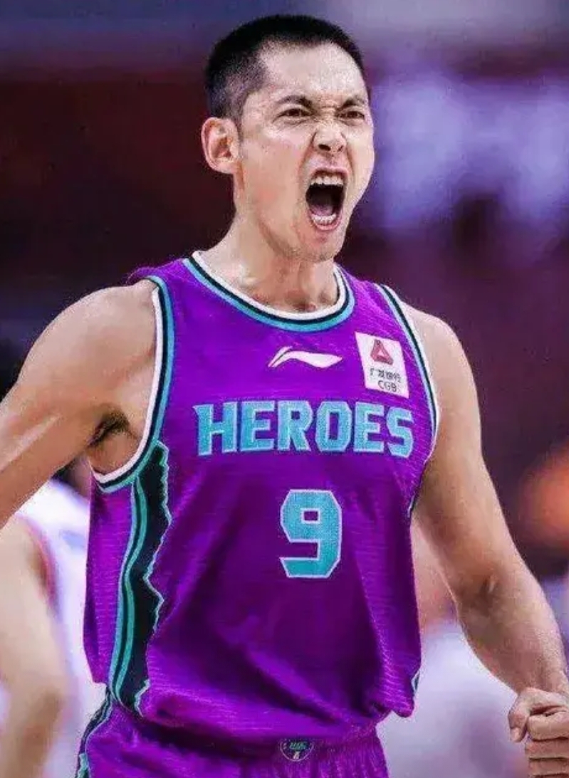 他来了，陈国豪注定与广东宏远无缘！
北京北控再度换帅，张庆鹏接替闵鹿蕾成为紫禁勇