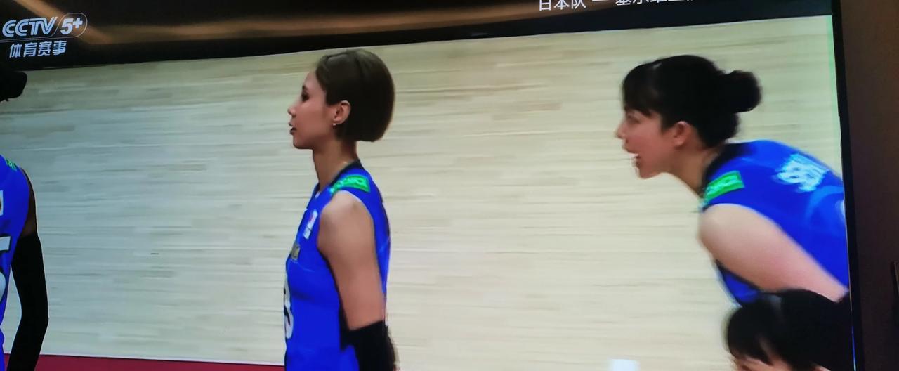日本女排好厉害！
刚刚看日本—塞尔维亚小组第一争夺战，日本女排战术很厉害，打法灵