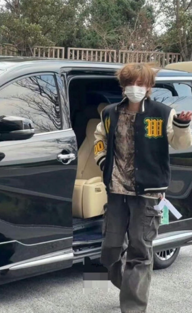 鹿晗再不结婚
可能真的要出问题了
因为有往眼尖的网友发现，鹿晗居然新衣服，连标签