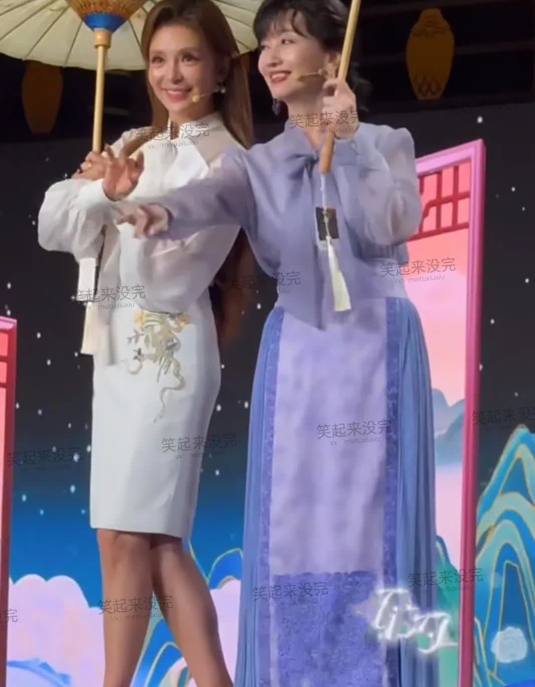 嘛呀，赵雅芝比朱迅大整整20岁，两人是两辈人，但看着好像就差四五岁的样子。其实单