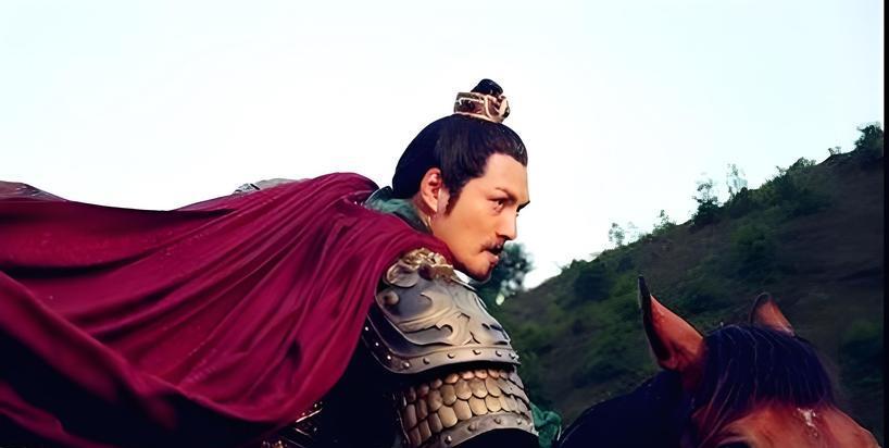 大唐名将秦琼卧病在床12年，李世民从不探望，只派御医诊治，可御医刚走，秦琼就悄悄