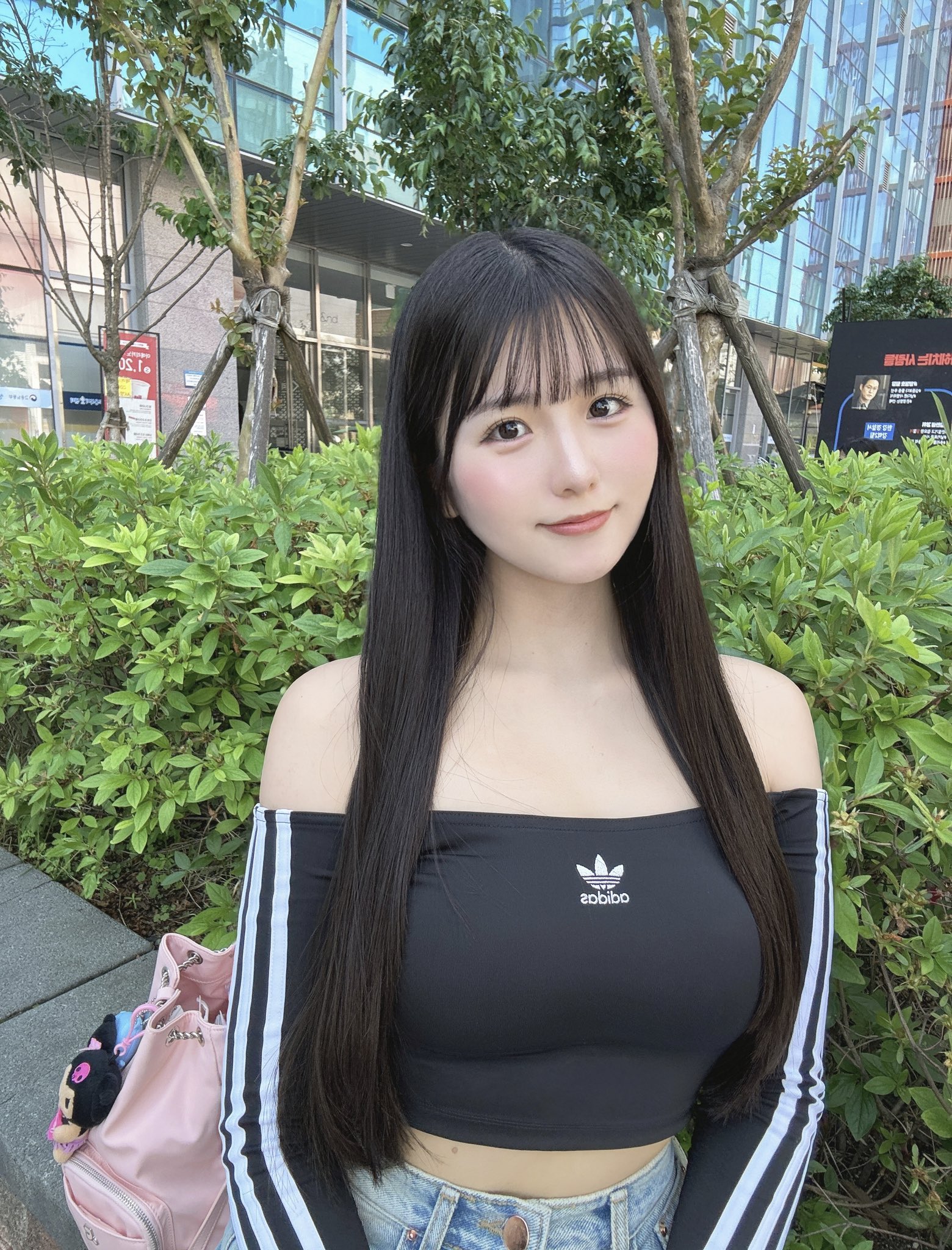 太漂亮的女生会让男孩子感到自卑，刚刚好就行