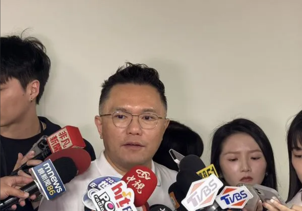 疑涉“幽灵连署”遭北检复讯无保请回　张斯纲因个资列被告

民进党立委吴思瑶、吴沛