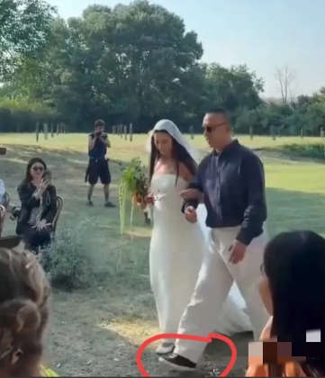 看了姜文女儿的结婚现场，

我才发现，

一直以来我都高看姜文了，我是真的不知道