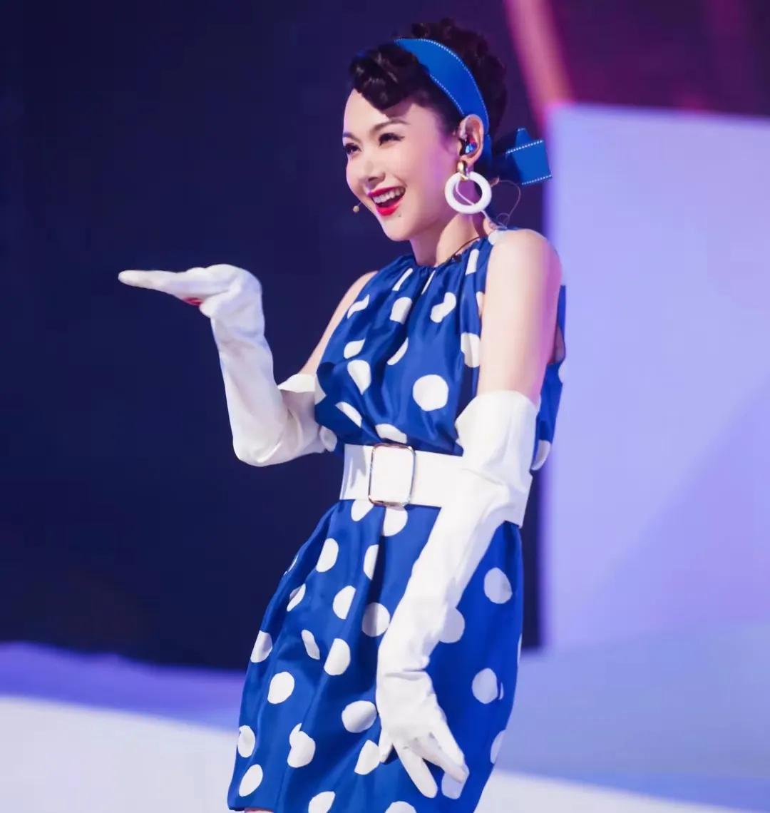 很讨厌郭晓东老婆陈丽莎！
最近老是刷到陈丽莎的短视频，这个女人真的太作了，在马路