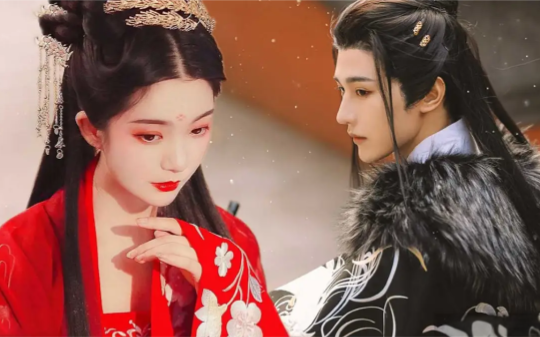 夫君是凤族圣子，而我是他的媳妇，我俩都是纯血凤凰，我却给他孕育出了一只小鸡崽子！