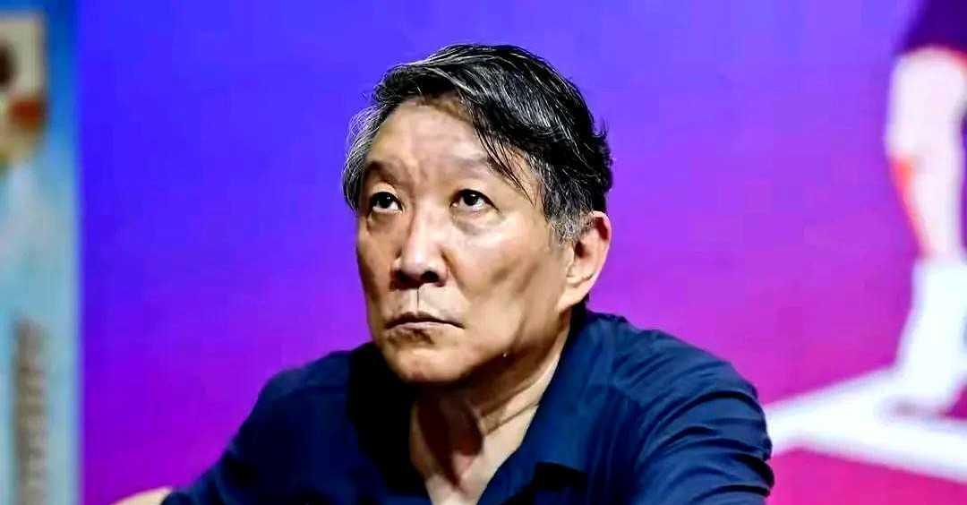 输给日本12分，王思雨只上了12分钟
现场球迷喊破嗓子，教练席稳如泰山，日本三分