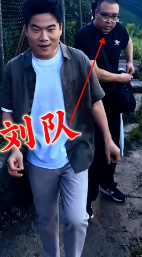 此次董宇辉和央视在浙江拍摄《山海寻味》，成林没有陪同，留在北京处理公司事务
话说