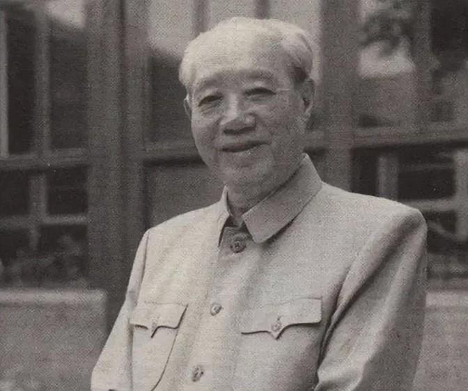1979年，有人建议保留汪东兴的职位，但是陈云却认为，即使他继续担任，全国上下也