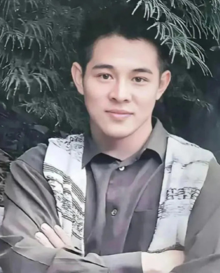 李连杰真是个狠人，
不扒不知道，一扒就要对他五体投地了，他对前妻可不是一般的好，