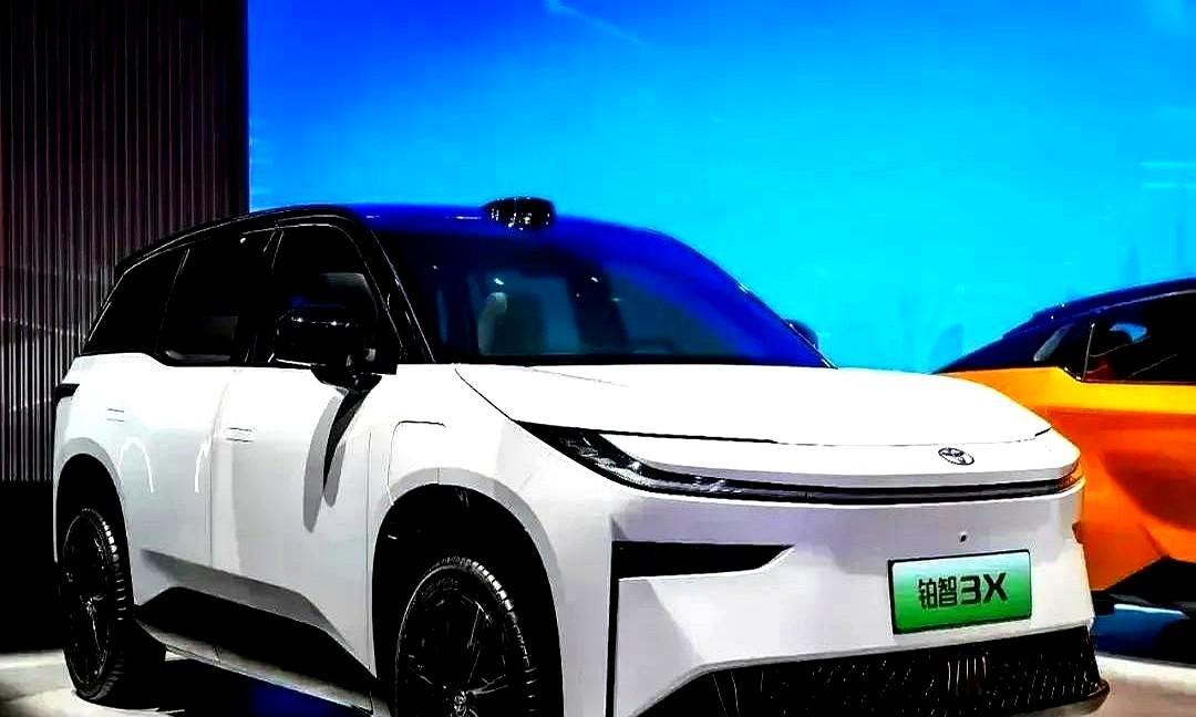 这就是赤裸裸的现实！
燃油车30万：使用10年，油费10万
纯电车30万：使用1