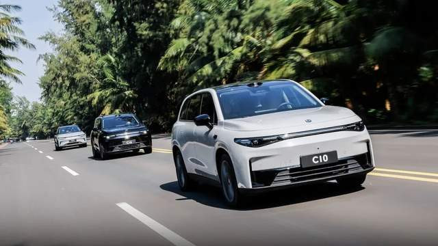 新造车2025年复盘：零跑登顶，小鹏逆袭，理想遇挫