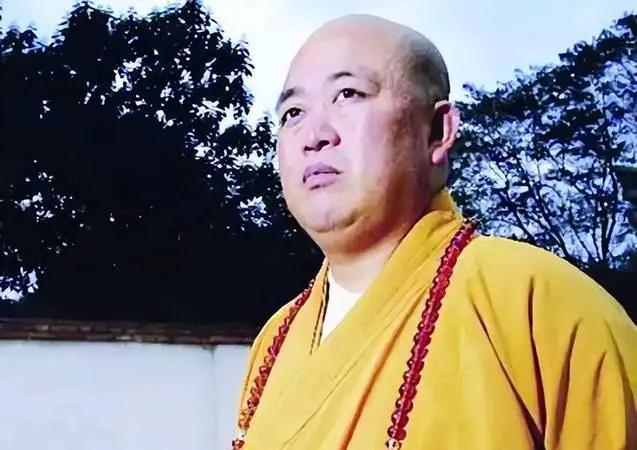 出来混，终是要还的。释永信被收押前，那最后一顿饭里，他面色铁青、神情凝重，似在忏