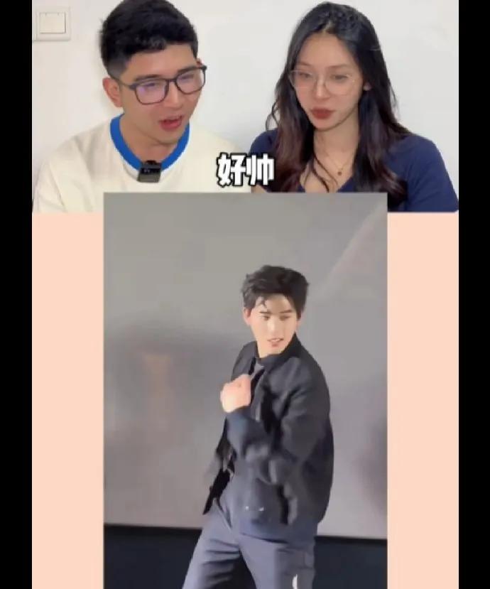 当体育生的荷尔蒙线条，遇上文科生的诗意笔触；裹挟着理科生的理性思辨，碰撞出艺术生