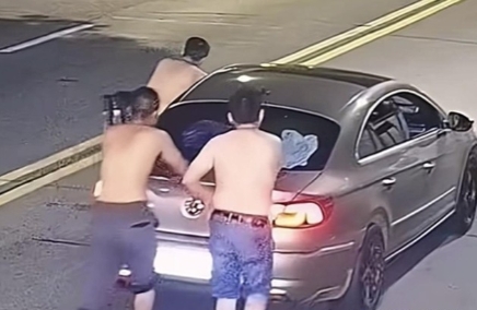 喝多了推车回家，这算不算酒驾？交警给出了答案！只要车子没发动，就不算酒驾。但这事