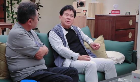 朱时茂与于谦探讨电影与戏剧的相互影响
还是老艺术家有水平啊。
《一茶两座》节目里