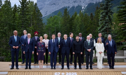 美国跑路，真相大白，终于知道为什么特朗普会提前1天离开G7峰会了，因为第二天泽连