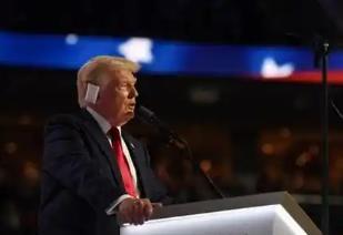 为什么感觉特朗普上台以后没有对我国进行太过火的举动？
特朗普虽然嘴巴硬，可不是完