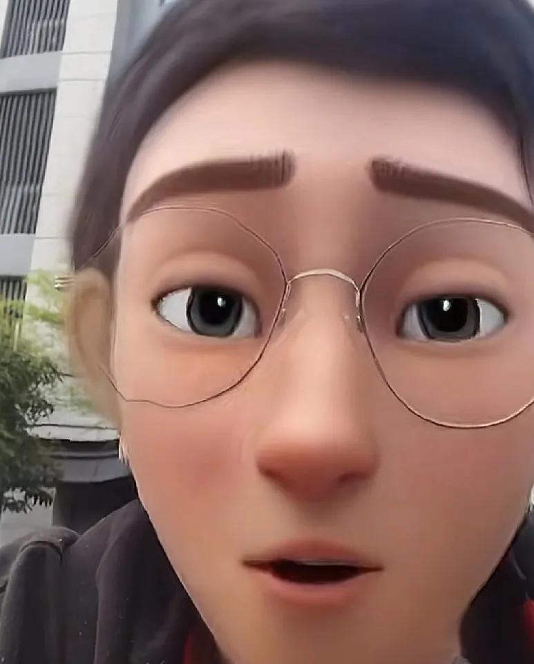 张书说认亲宴之所以亲妈没有上，是因为谢岳没办法说服两边，就两边都没上。
真是醉啦