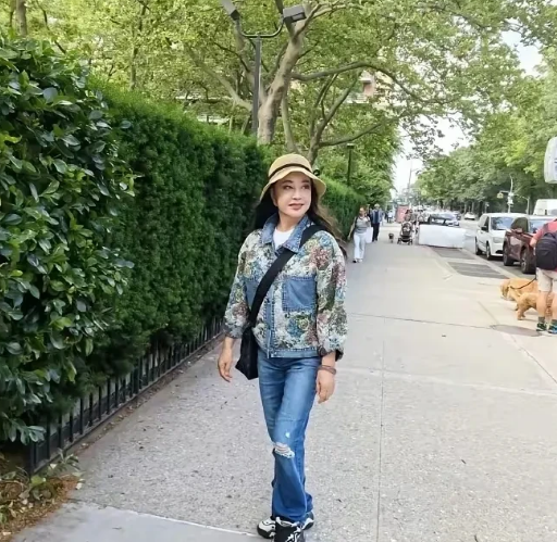 75岁的刘晓庆，
给所有人提了个醒

刘晓庆发文说，
人老了，有个好身体，宁可伺