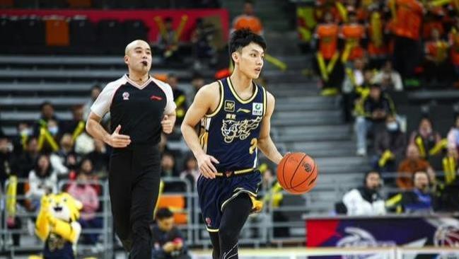 伯克30+10助广东三连胜，琼斯三双无力回天，吉林遭遇9连败！