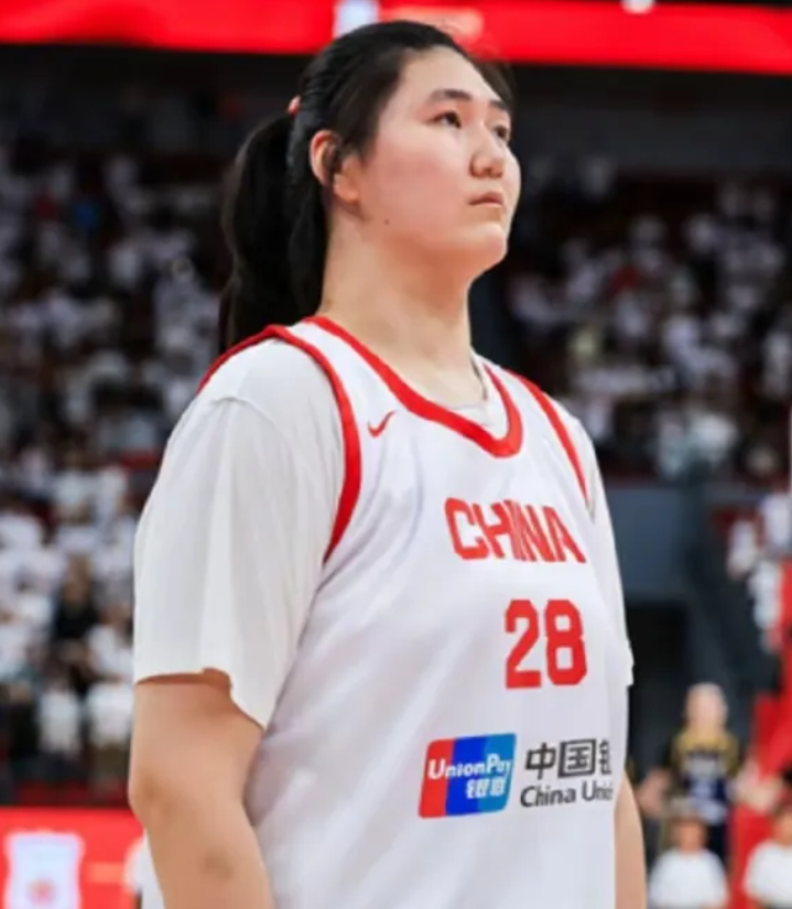 张子宇确实是凭借出众身高进入女篮领域的，不过想要走得更远，还得不断打磨技术，好好