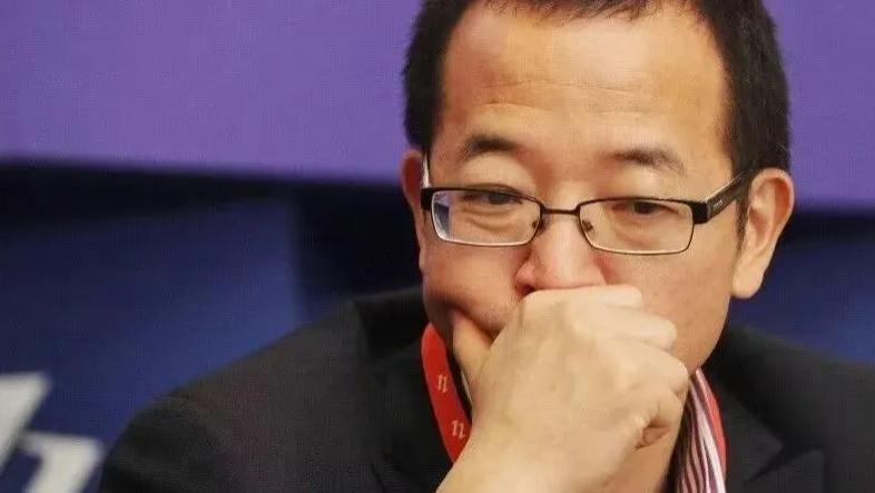 俞敏洪、雷军、吴京，大佬们排队跌下神坛