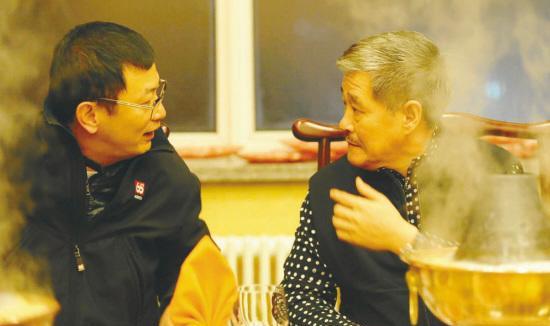 对王家卫这个人，很大程度你得在香港电影的制片生态里看待他。我看有人说对王家卫感到