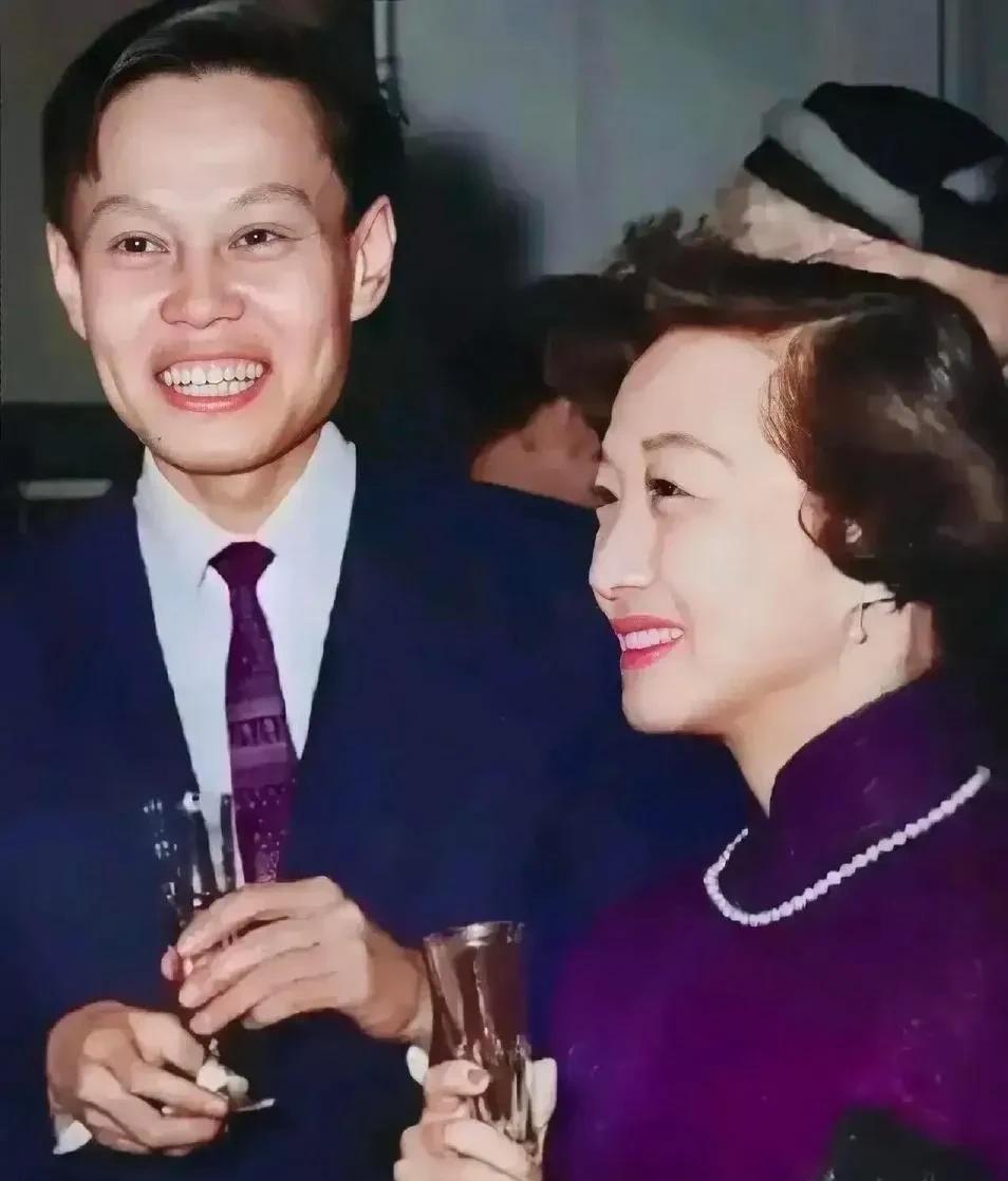 你能认出这两位是谁吗？