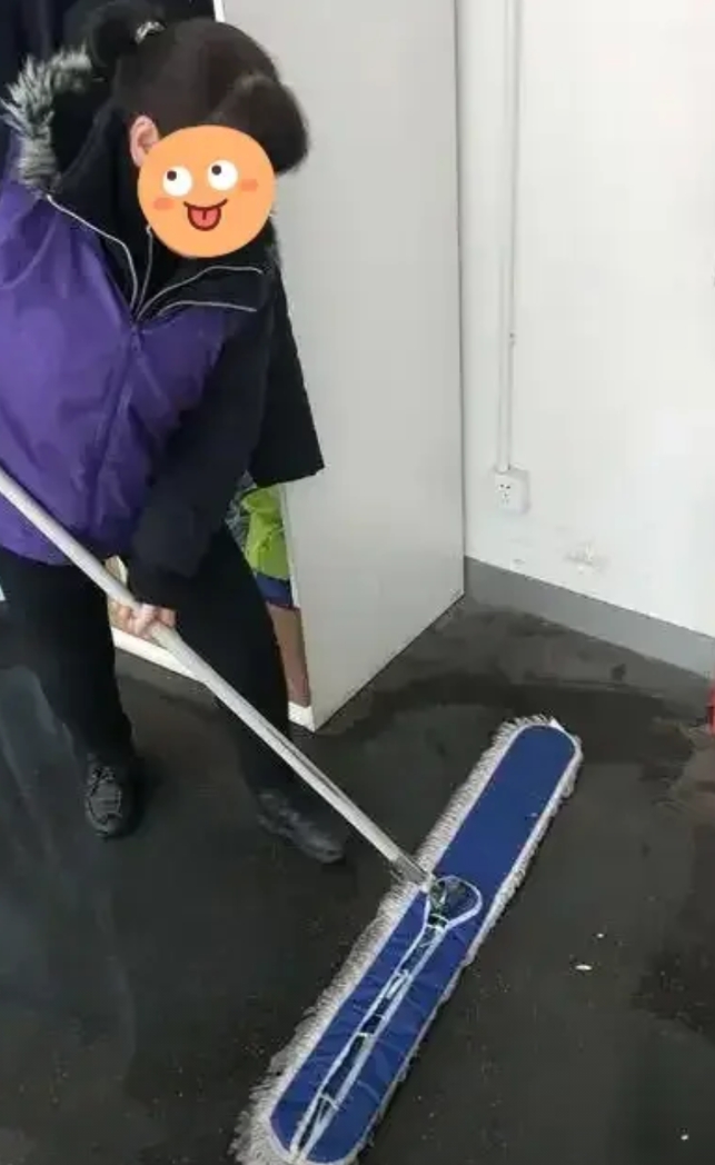 老板把做了5天的保洁阿姨辞退了，没有给一分钱工资！

好不容易招到的保洁阿姨，做