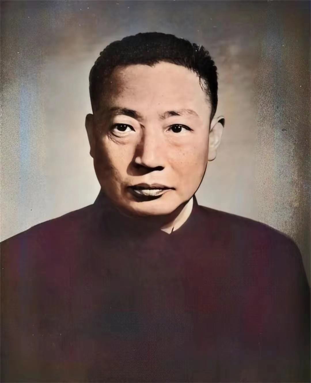 红色特工，娶了一位带着孩子的寡妇。暴露前对她说：“若我未归，周恩来定会好好安顿你
