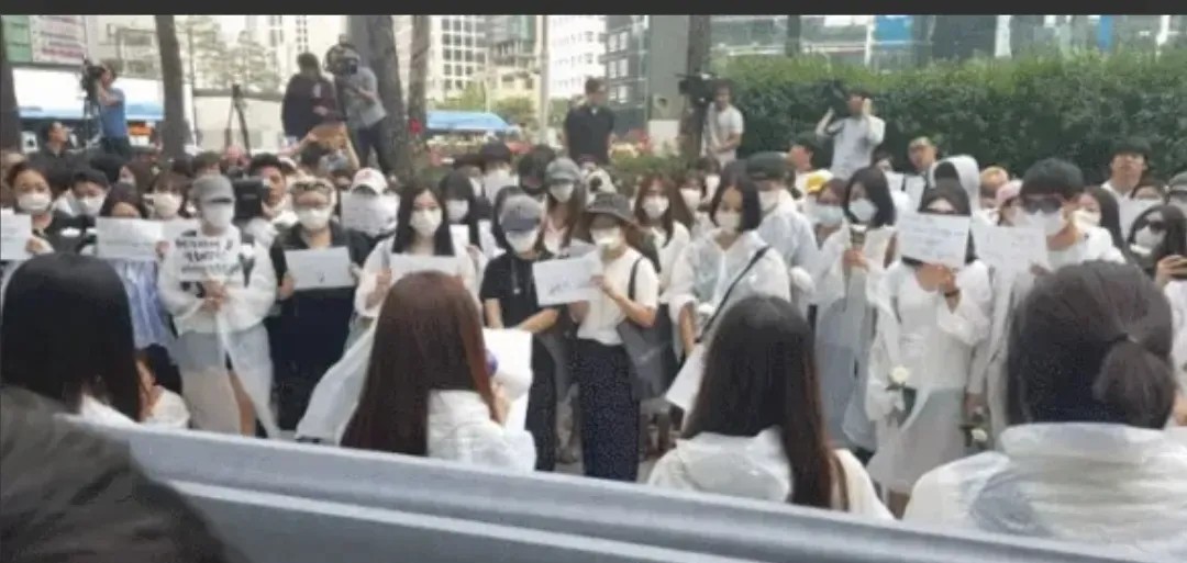 畸形的女权，正在毁掉国内的婚姻，也在毁掉无数家庭，如今的很多所谓女权，正在肆无忌