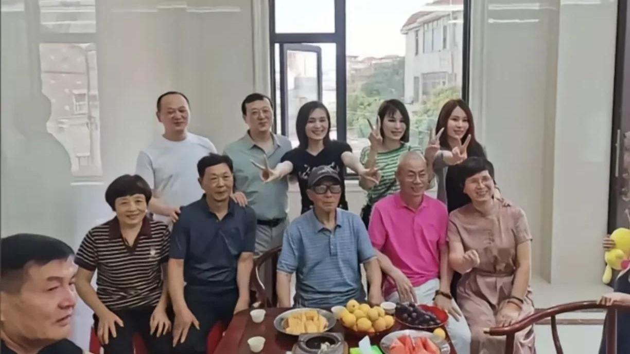 陈家抵达莆田，哥哥带多人迎接，多个细节暴露瑾汐在养家的地位