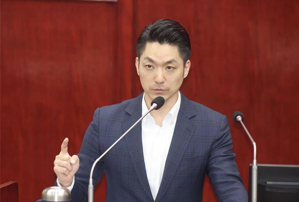 蒋万安开第一枪火反烧赖当局
台湾行政部门统删台湾各地方政府一般性补助款，幅度高达