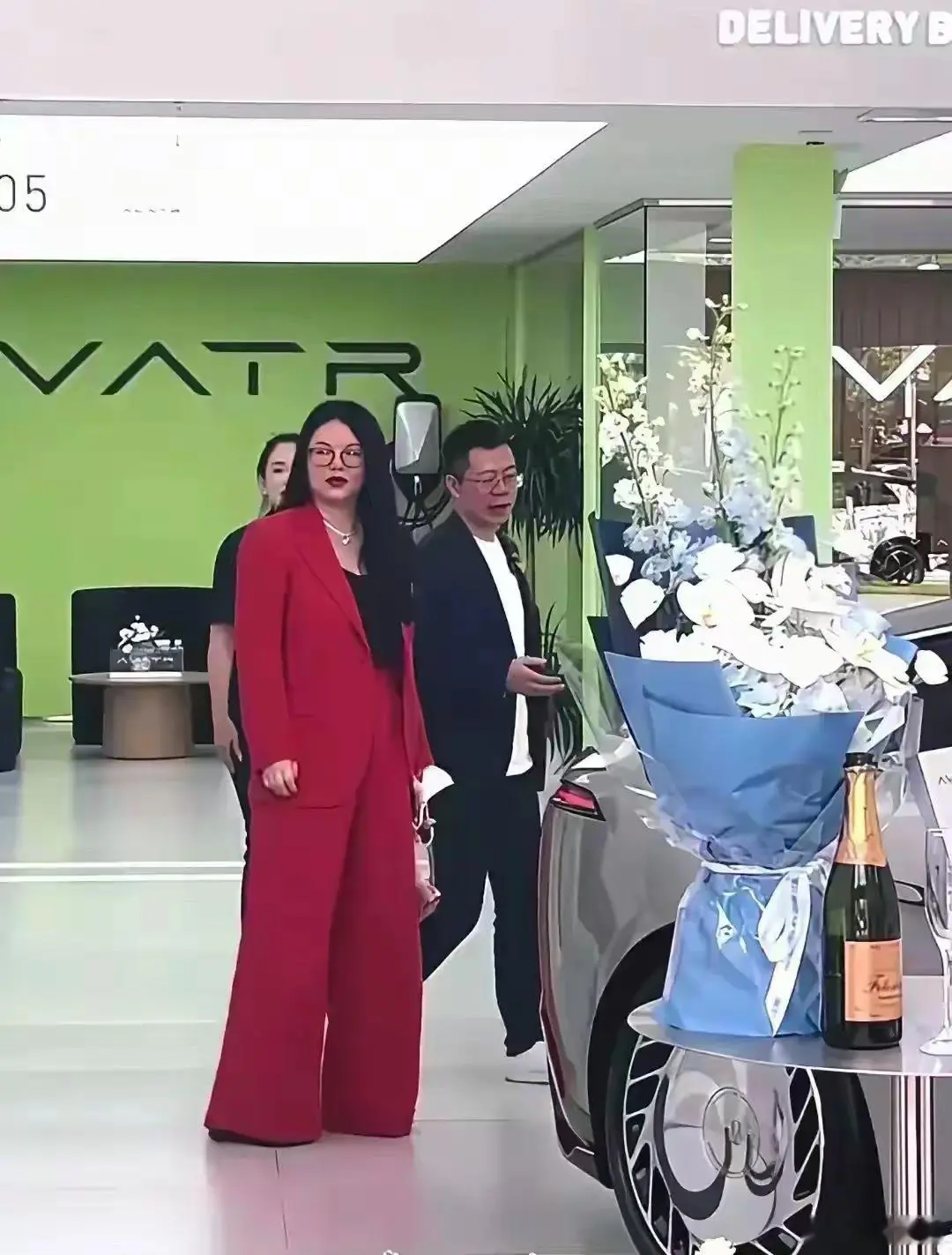 终于知道王岳伦为什么会离婚了。​​​
