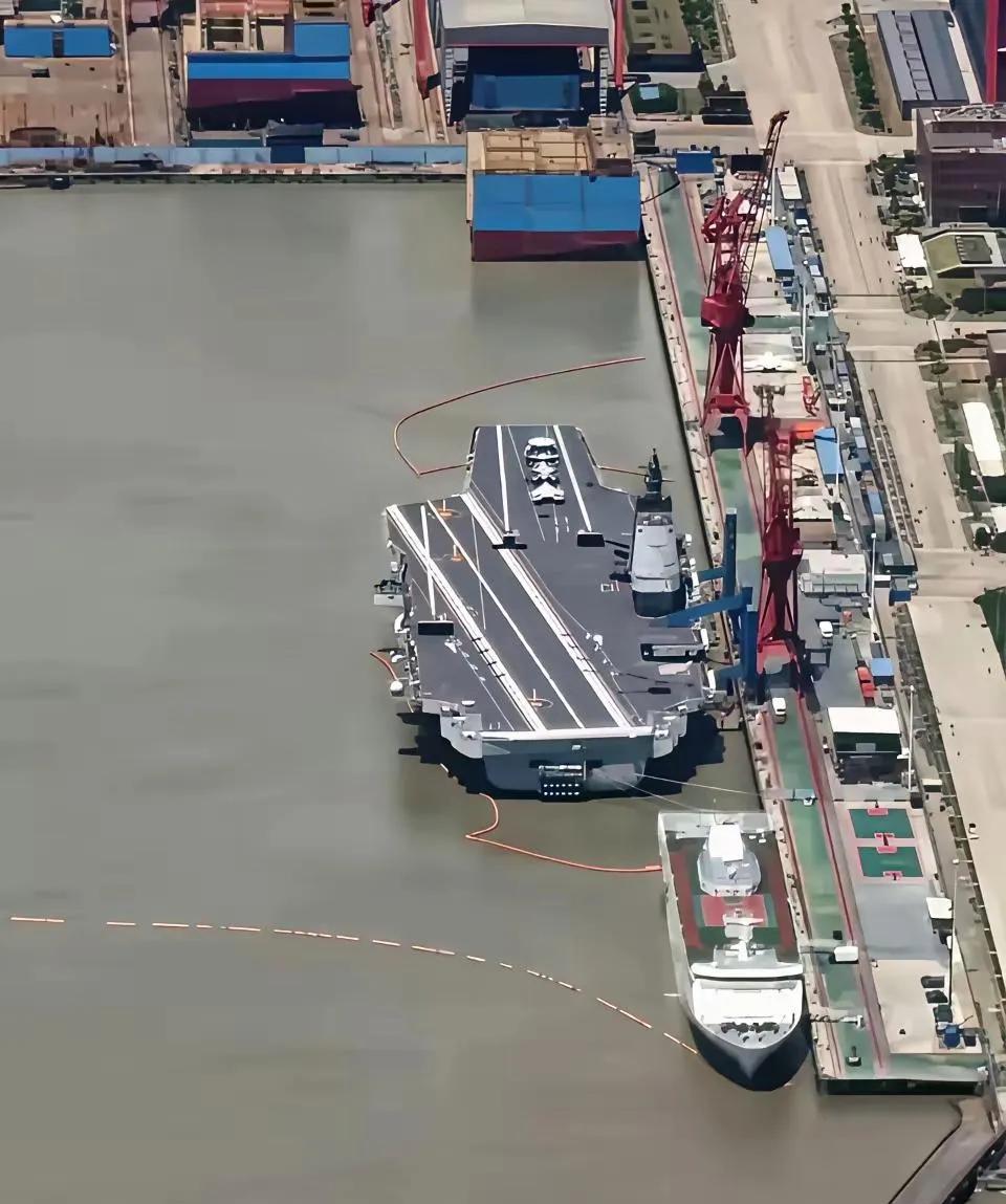 今天是7月30号，后天就是“八一”建军节了，18舰“福建”号航母还会在建军节这天