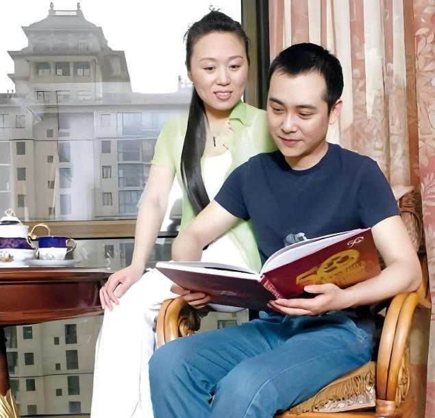 47岁嫁给32岁小演员阮巡，如今却成圈内爱情范本。
吴琼被称为继严凤英之后中国最