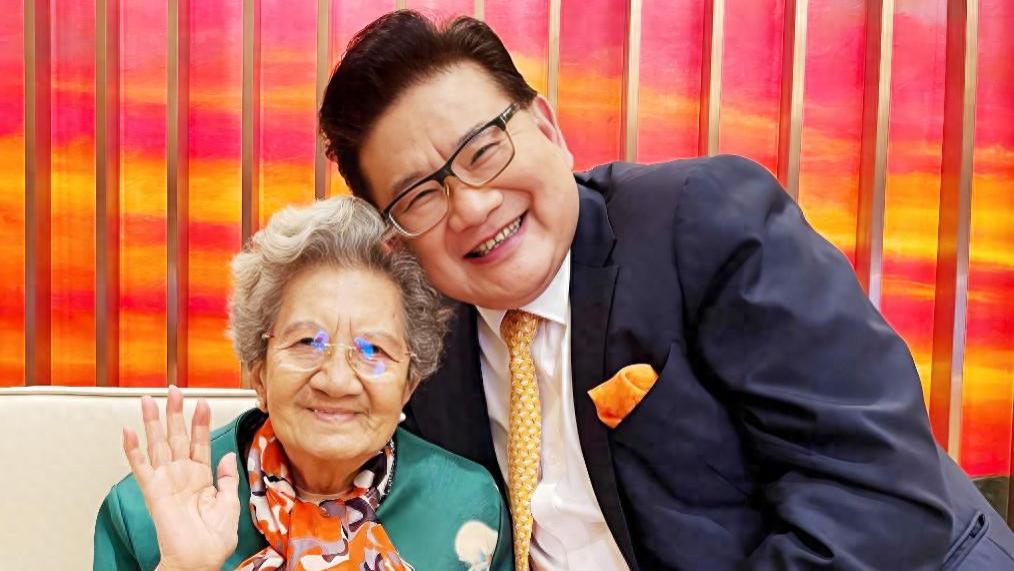 “国民奶奶”陈奇：前夫早逝，再婚知名画家，两个女儿都定居国外