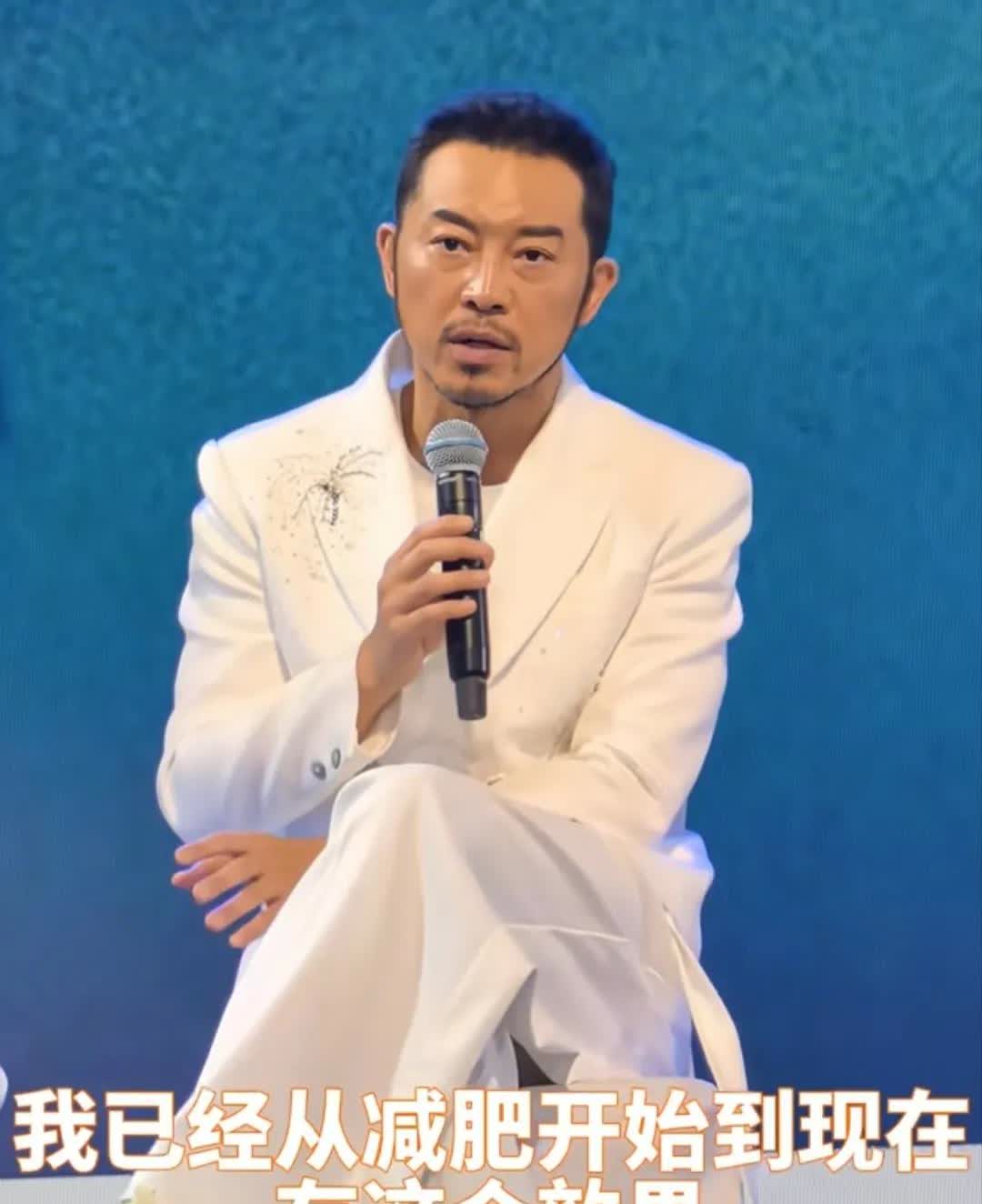 感觉瘦下来变得凶了，没以前慈祥和蔼[害羞][害羞][害羞]有氧运动使人变老，我信