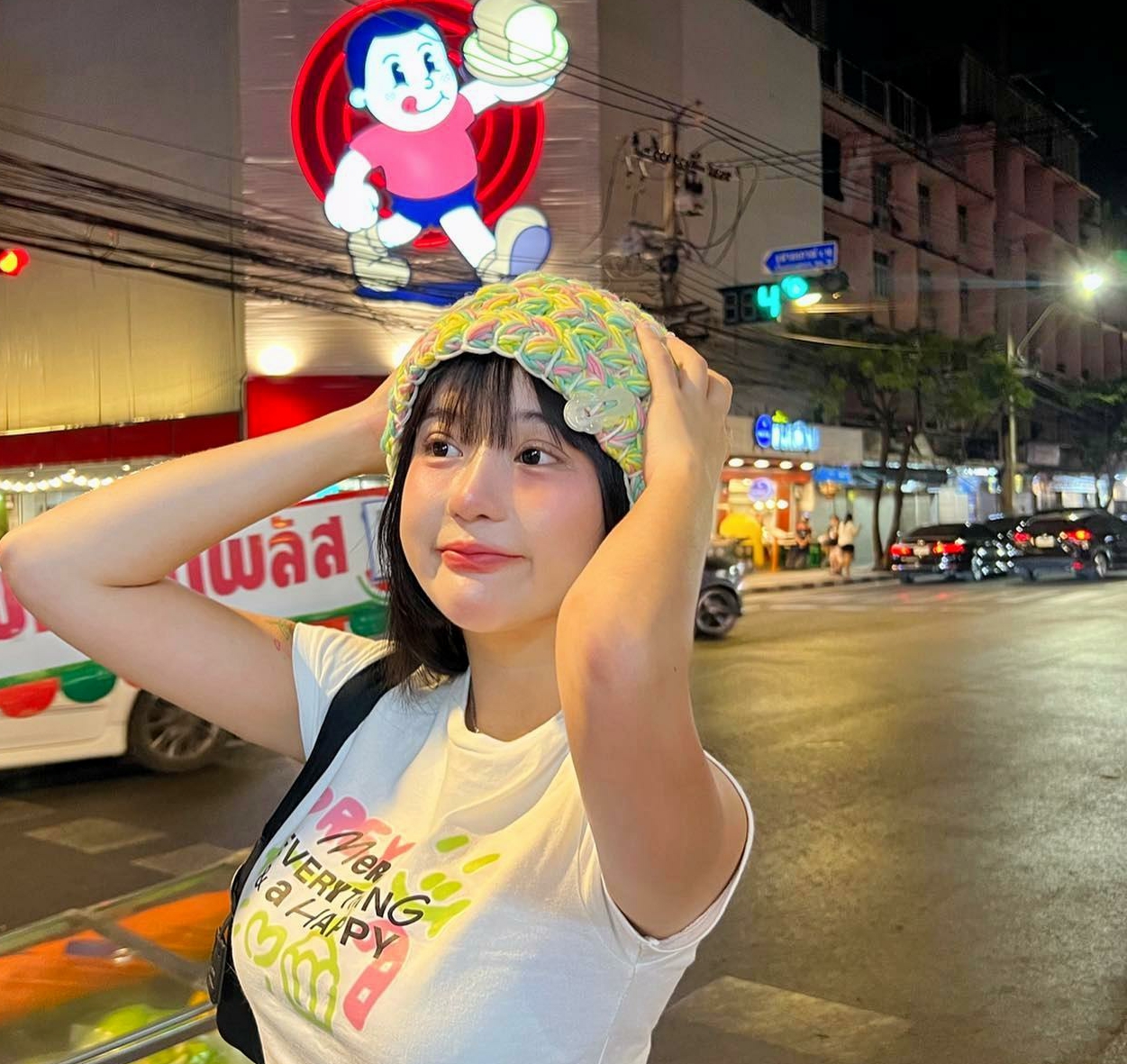 女友去演出，灯光师姐姐让我试坐贵宾席。