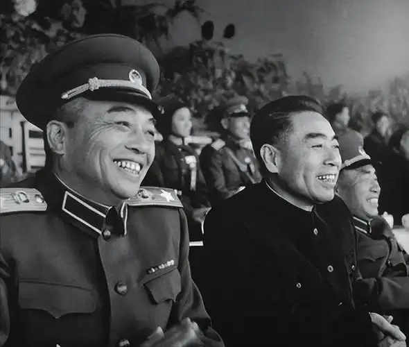 看看十大元帅和毛周的私交: