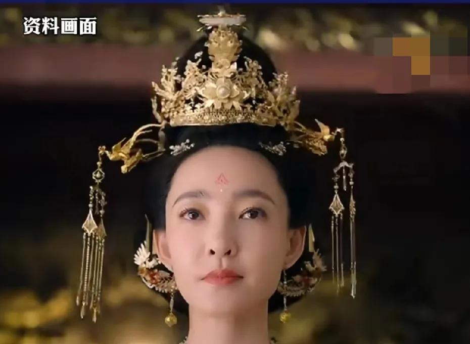 演员王丽坤竟然演短剧了
据悉，王丽坤主演的首部短剧于7月28日发布预告，她在剧中