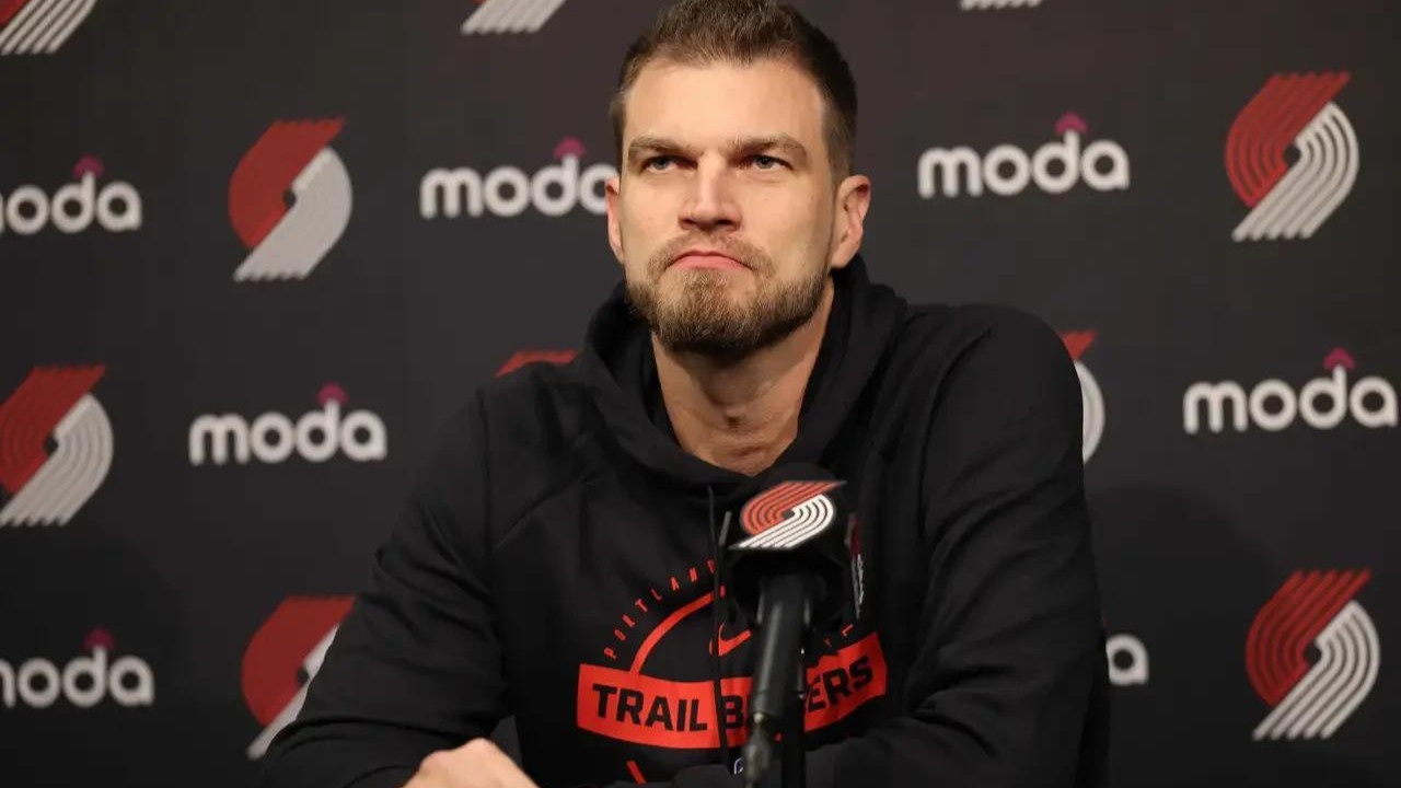 杨瀚森连缺四场！姚明、王治郅提建议。想上场需做好三点