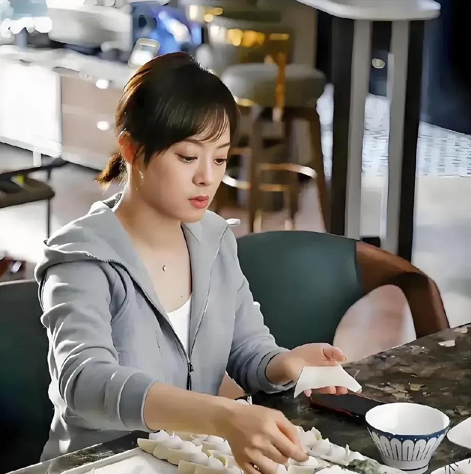 《蛮好的人生》
终于知道，孙俪为什么几年才接一部剧了，
不是因为没有导演找她，也