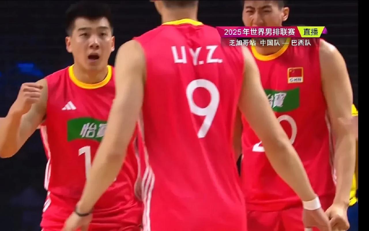 【中国男排第二局16-25】
第二局中国男排16-25失利，大比分0-2落后。