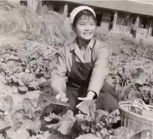 1971年，大队副主任一眼瞅见孤零零躺在床上的马琳，又瞅瞅知青点没有其他人，开始